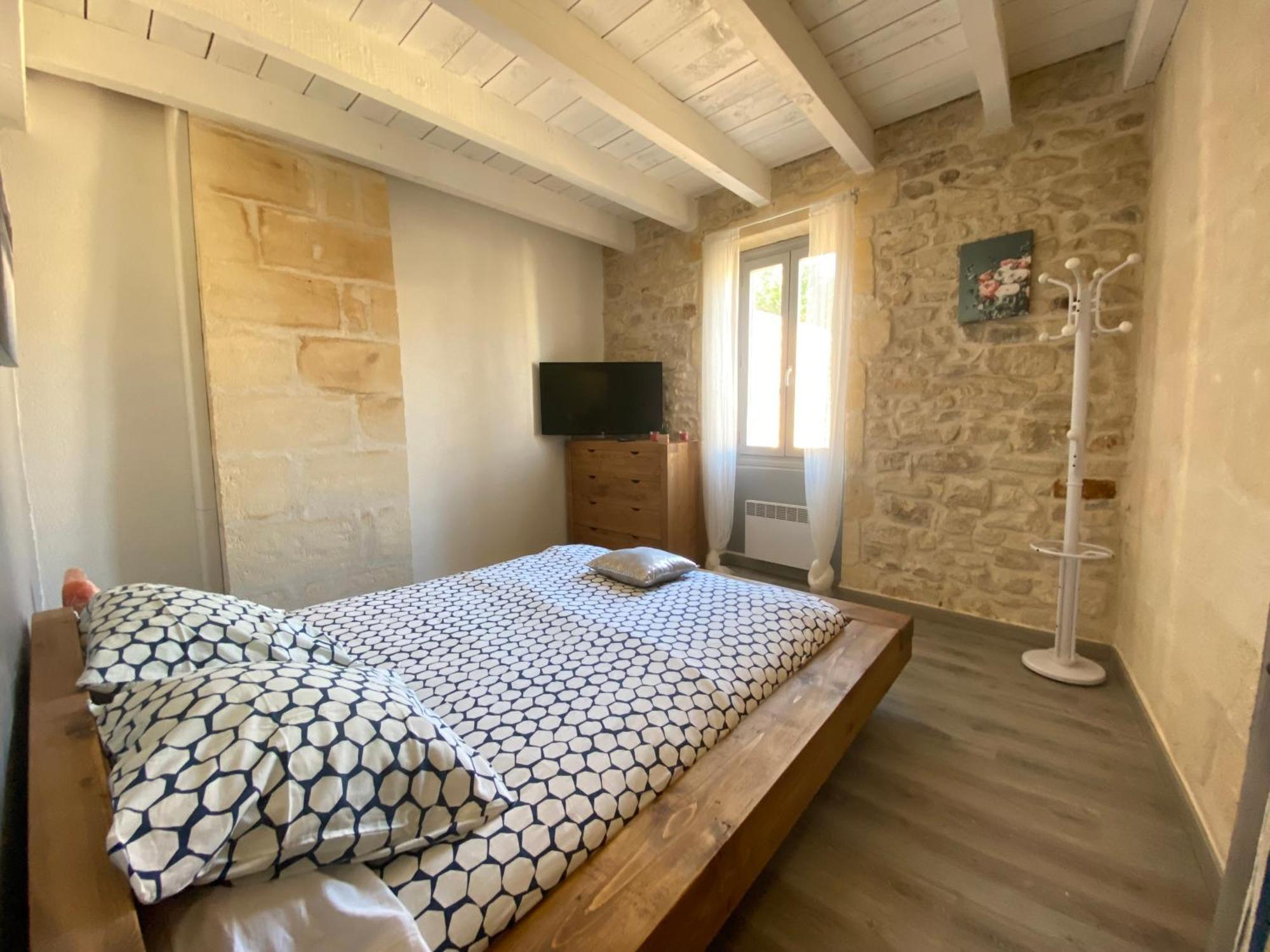 Bienvenue Au 6 - Calme Et Charme De La Pierre. Holiday home Fourques (Gard)